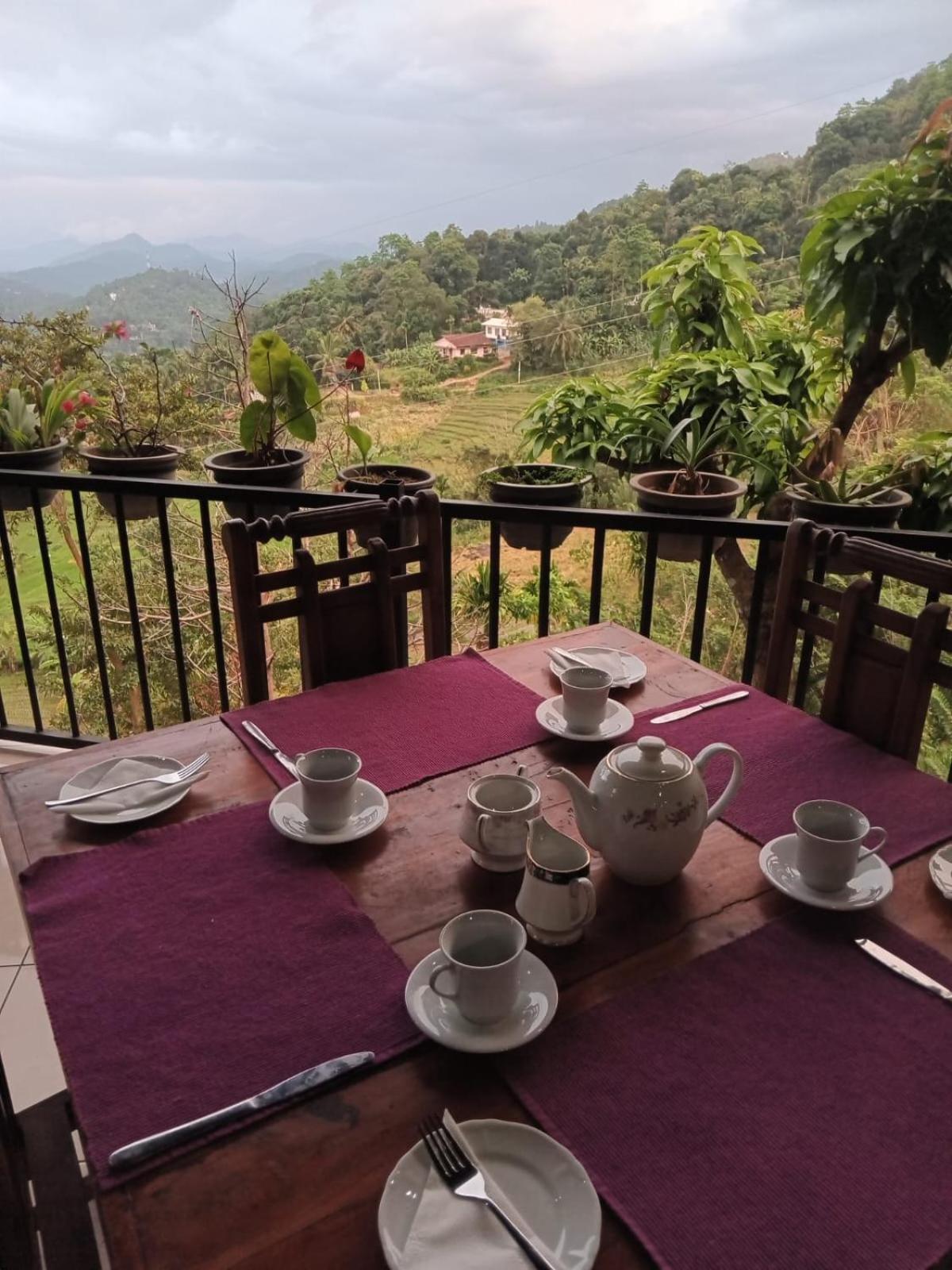 Kandy Ivy Mountain View Resort Exteriör bild